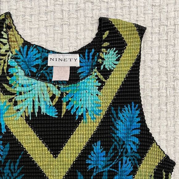 Vintage 90’s Tank Top - Picture 5 of 5